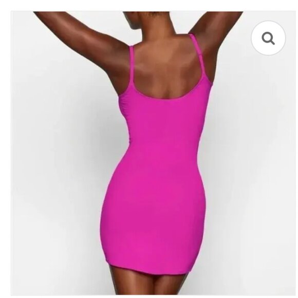 🔥 SKIMS Fits Everybody Slip Dress – Bright Fuchsia Pink | Size M 🔥 - Picture 5 of 10